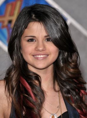 selenagomezbobwconcert2.jpg